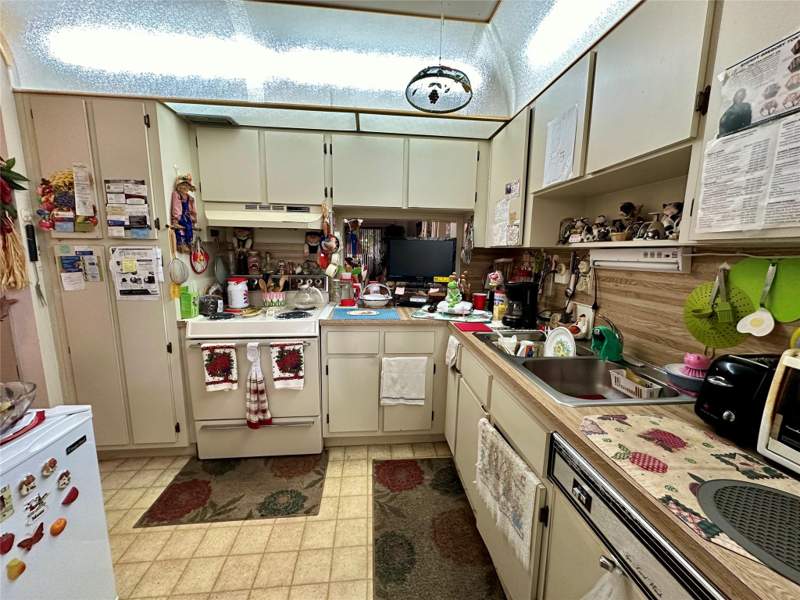 2 bedroom Condominium at 6090 N Sabal Palm Boulevard #110, Lakes Of Carriage Hills, Tamarac — photo 5