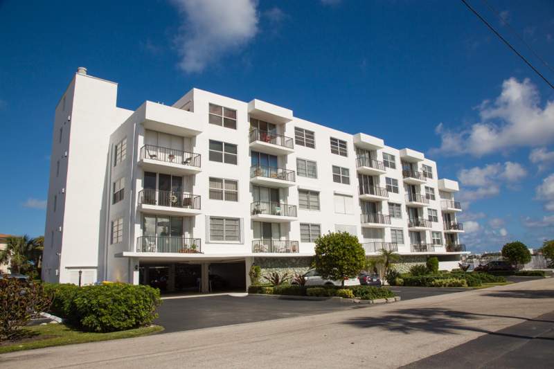 1 bedroom Condominium at 301 Croton Avenue #405, Croton Harbor Condo, Lantana — photo 2