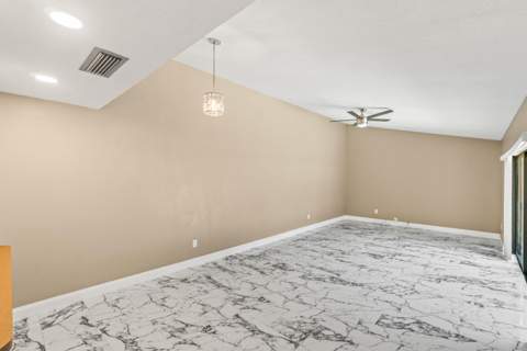 4585 Holly Lake Drive, Lake Worth FL - photo 9 of 32