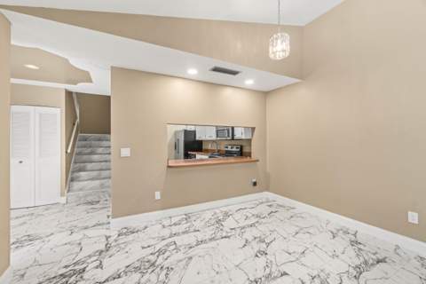 4585 Holly Lake Drive, Lake Worth FL - photo 13 of 32