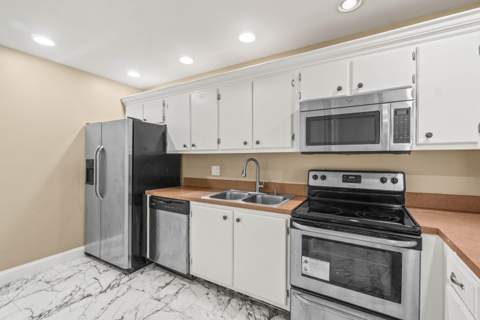 4585 Holly Lake Drive, Lake Worth FL - photo 14 of 32