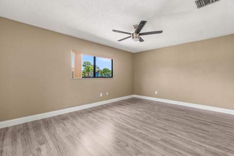 4585 Holly Lake Drive, Lake Worth FL - photo 22 of 32