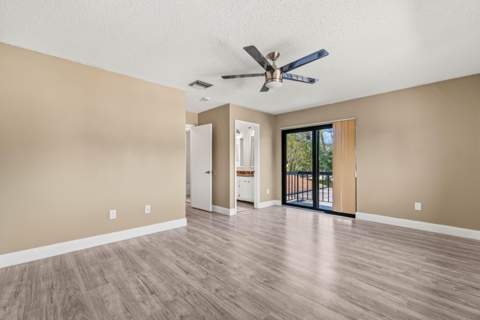 4585 Holly Lake Drive, Lake Worth FL - photo 24 of 32
