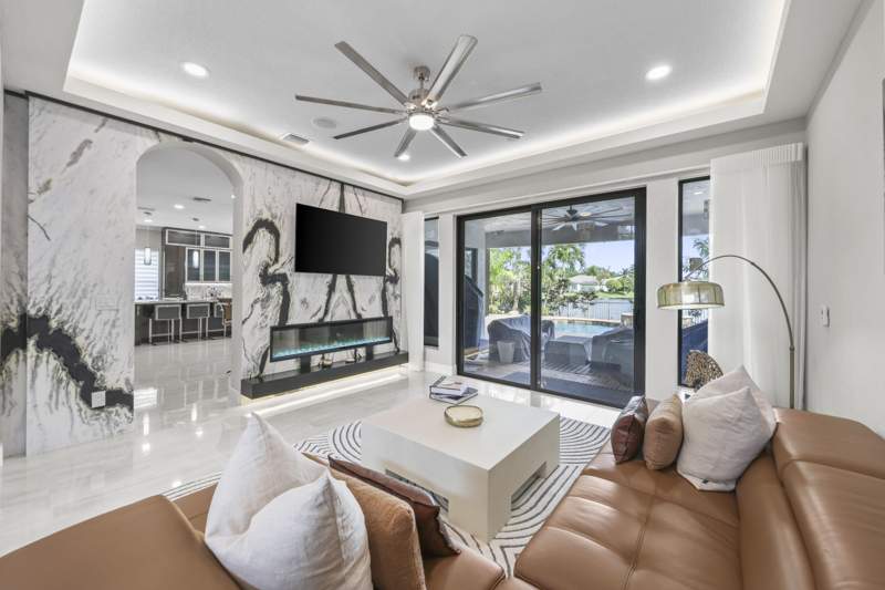 6 bedroom Single Family Residence at 10980 NW 69th Place, Parkland Isles, Parkland — photo 5