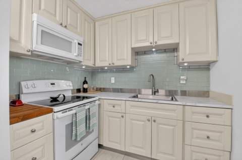 502 Normandy K, Delray Beach FL - photo 10 of 65