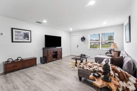 2937 SE Ironton Avenue, Port St. Lucie FL - photo 7 of 46