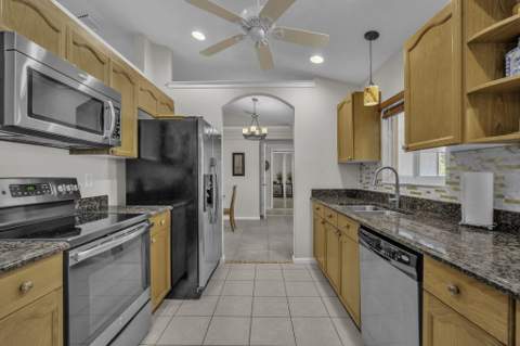 11195 61st St Street, West Palm Beach FL - photo 9 of 66
