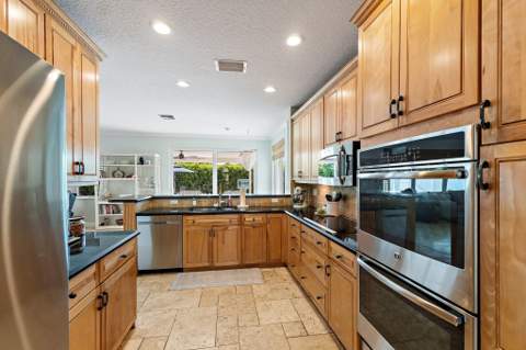 10295 Allamanda Boulevard, Palm Beach Gardens FL - photo 15 of 53