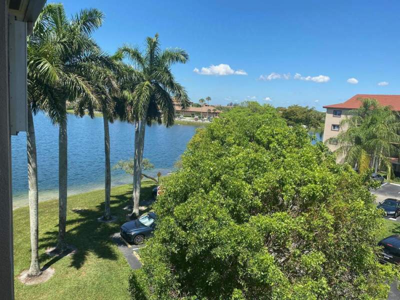 2 bedroom Condominium at 13100 SW 11th Court #412c, Hawthorne At Century Village Condominium #1, Pembroke Pines — photo 5