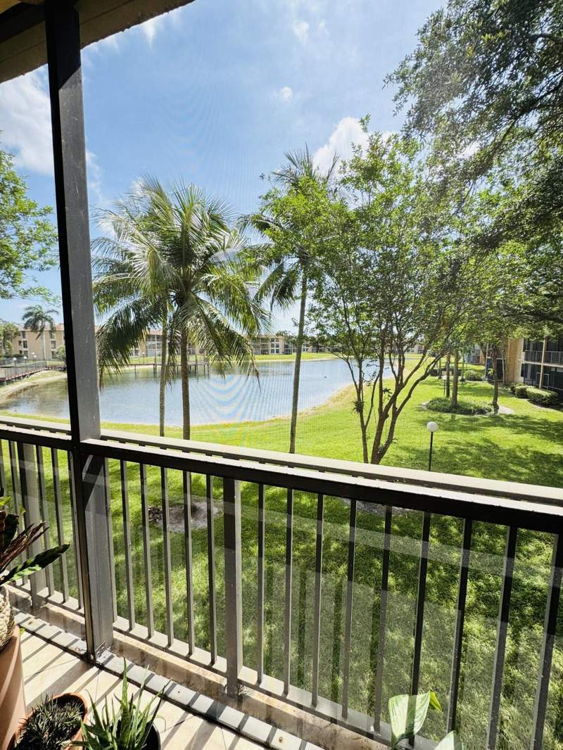 2 bedroom Condominium at 6720 Coral Lake Drive #6720, Coral Gate Xii Condo, Margate — photo 3