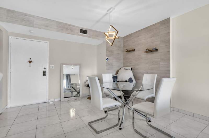 2 bedroom Condominium at 4330 Hillcrest Drive #302, Hillcrest East No 23 Condo, Hollywood — photo 4