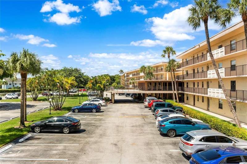 2 bedroom Condominium at 9355 SW 8th Street #109, Isle Of Sandalfoot Condo, Boca Raton — photo 3
