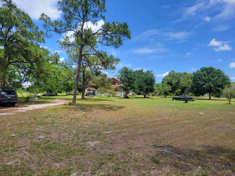 3 bedroom Single Family Residence at 9610 Orange Avenue, Metes And Bounds, Fort Pierce — photo 2