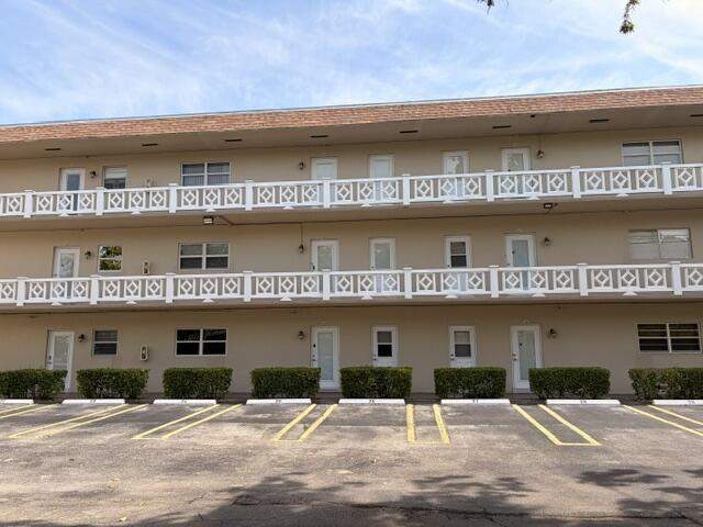2 bedroom Condominium at 5103 NW 35th Street #401, Hawaiian Gardens, Lauderdale Lakes — photo 3