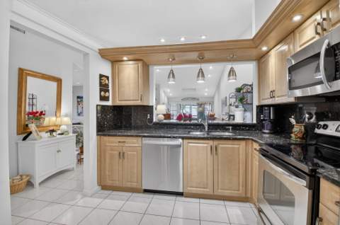 10039 Andrea Lane #A, Boynton Beach FL - photo 19 of 59