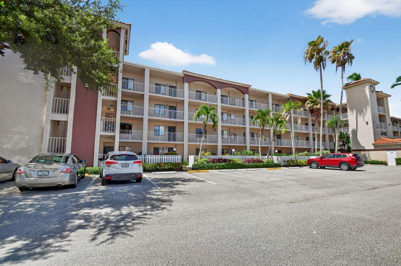 2 bedroom Condominium at 6193 Pointe Regal Circle #402, Huntington Pointe, Delray Beach — photo 2