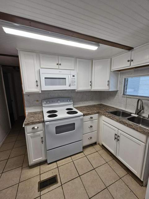 8550 SW 20th Street, Davie FL - photo 13 of 17
