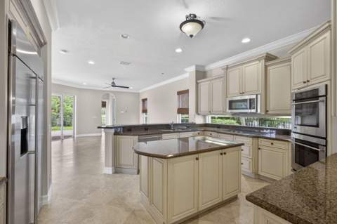 625 Glenfield Way, Royal Palm Beach FL - photo 13 of 60