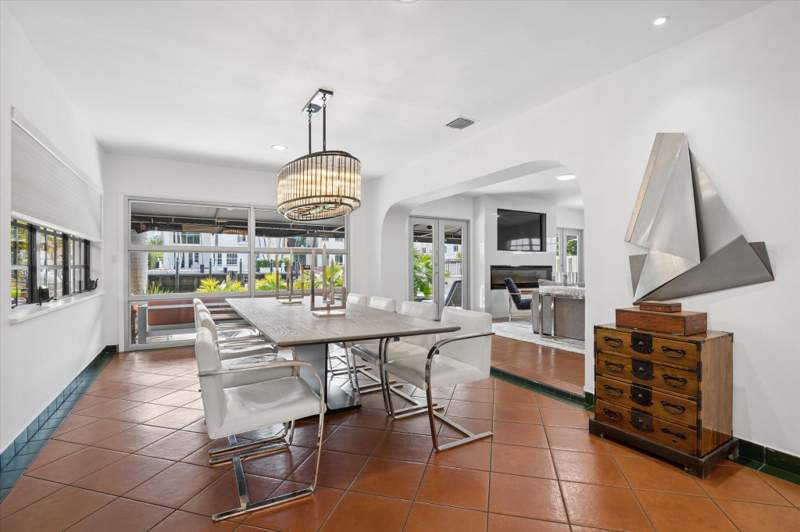 3 bedroom Single Family Residence at 325 Coconut Isle Drive, Las Olas Isles, Fort Lauderdale — photo 2