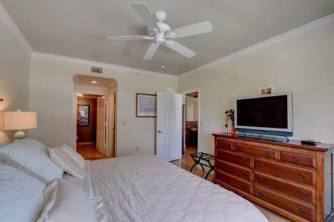 780 S Sapodilla Avenue #401, West Palm Beach FL - photo 13 of 44