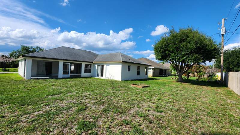 4 bedroom Single Family Residence at 474 SW Namoit Place, Port St Lucie Section 34, Port St. Lucie — photo 4