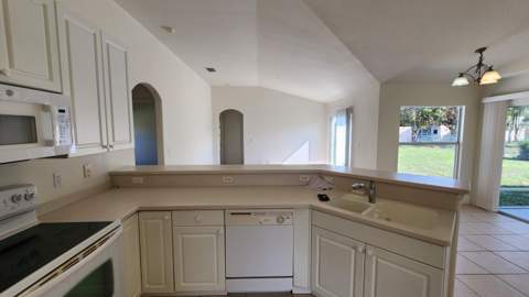 474 SW Namoit Place, Port St. Lucie FL - photo 9 of 21