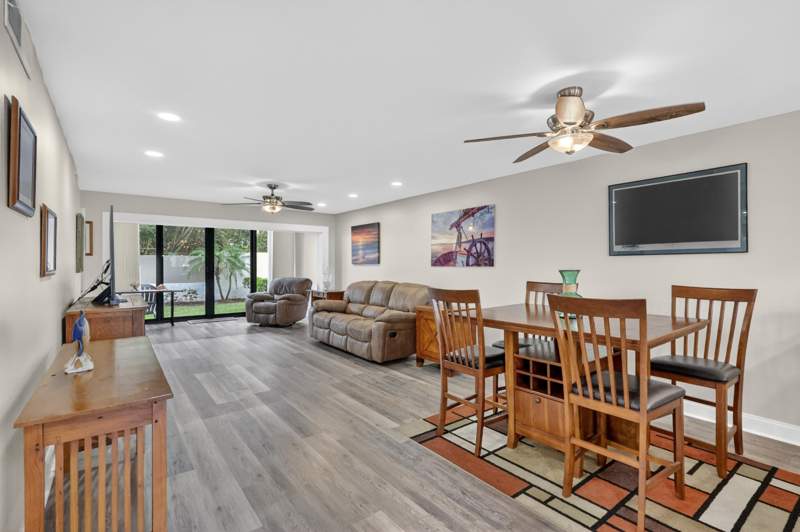 2 bedroom Condominium at 1600 NE Dixie Highway #9 104, River Club Condo, Jensen Beach — photo 3