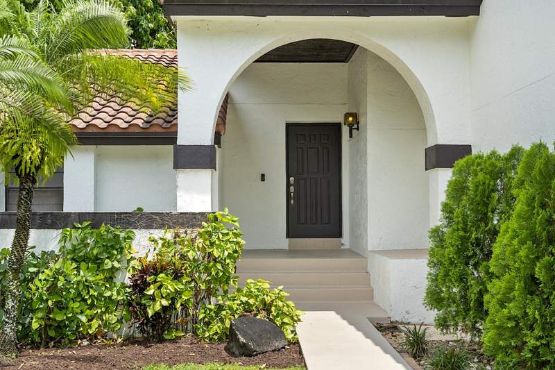3 bedroom Single Family Residence at 1955 Sacramento, COUNTRY ISLES PATIO HOMES, Weston — photo 5
