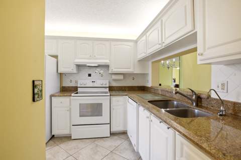 3146 Via Poinciana #407, Greenacres FL - photo 16 of 39