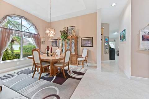 7734 Belmont Drive, Lake Worth FL - photo 12 of 37
