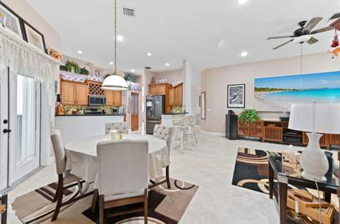 7734 Belmont Drive, Lake Worth FL - photo 19 of 37