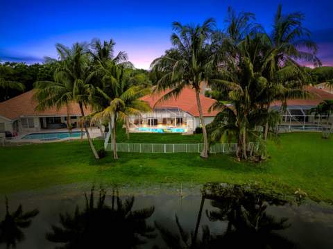 7734 Belmont Drive, Lake Worth FL - photo 6 of 37