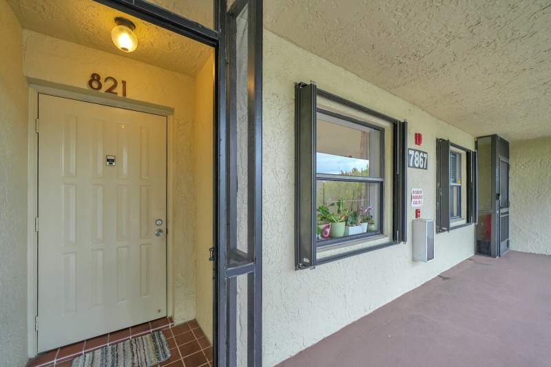 2 bedroom Condominium at 7867 Willow Spring Drive #821, Gardens Of Willow Bend Conds 1,2, & 3 Decls Filed, Lake Worth — photo 3