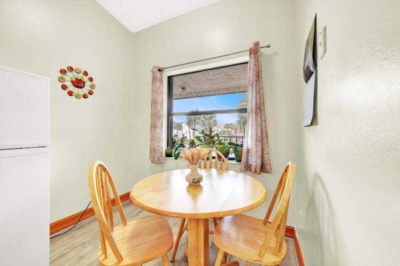 2 bedroom Condominium at 7867 Willow Spring Drive #821, Gardens Of Willow Bend Conds 1,2, & 3 Decls Filed, Lake Worth — photo 5