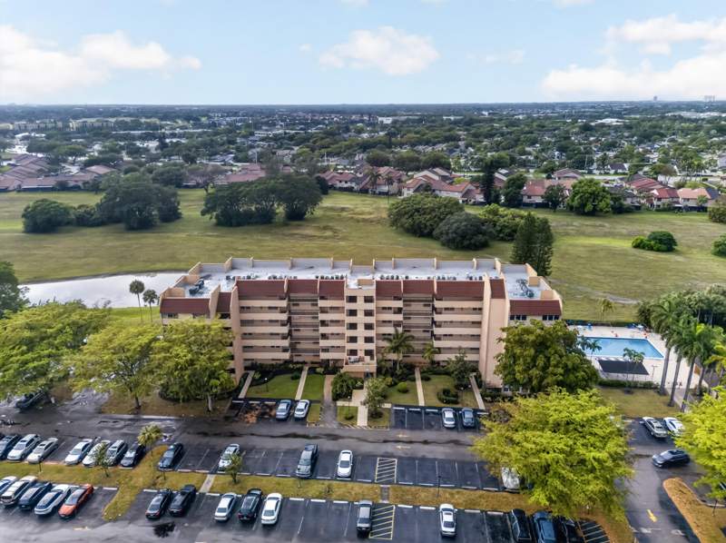 2 bedroom Condominium at 3671 Environ Boulevard #169, Condominium 8 Of Environ II, Lauderhill — photo 2