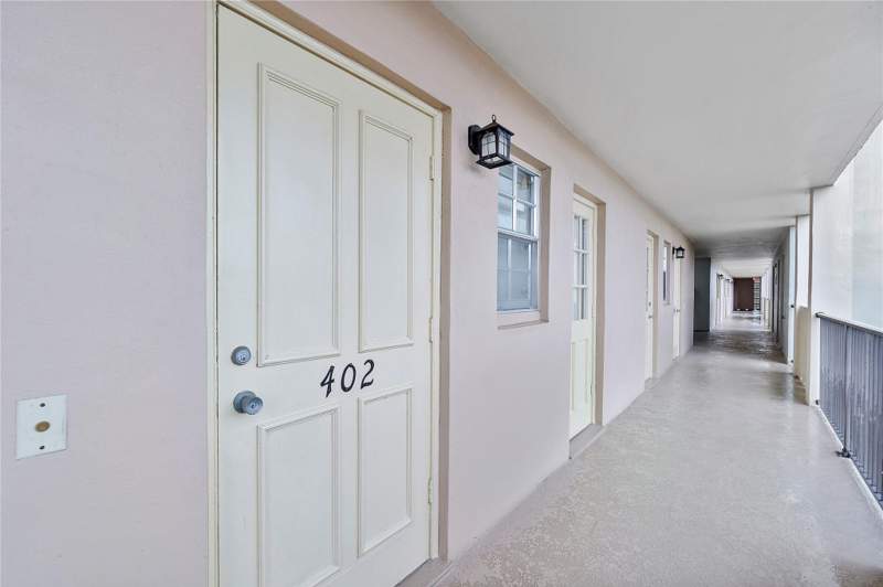 2 bedroom Condominium at 9101 W Sample Road #402, Briarwood Club Condo 4, Coral Springs — photo 4