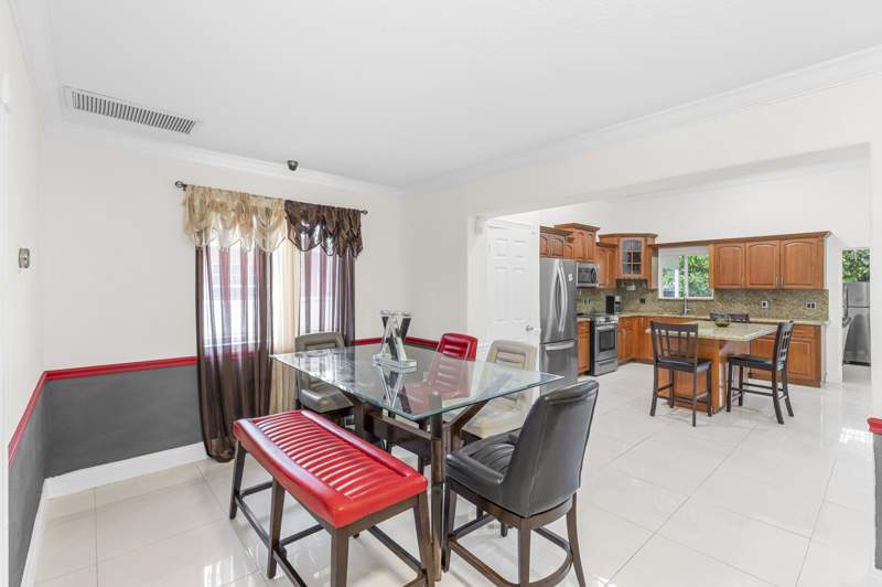3 bedroom Single Family Residence at 321 N 72nd Terrace, Boulevard Heights Sec 1, Hollywood — photo 4