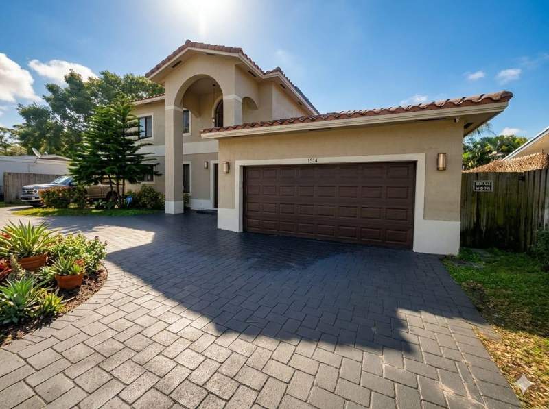 4 bedroom Single Family Residence at 1514 Davie Boulevard, Hendricks Heights, Fort Lauderdale — photo 2