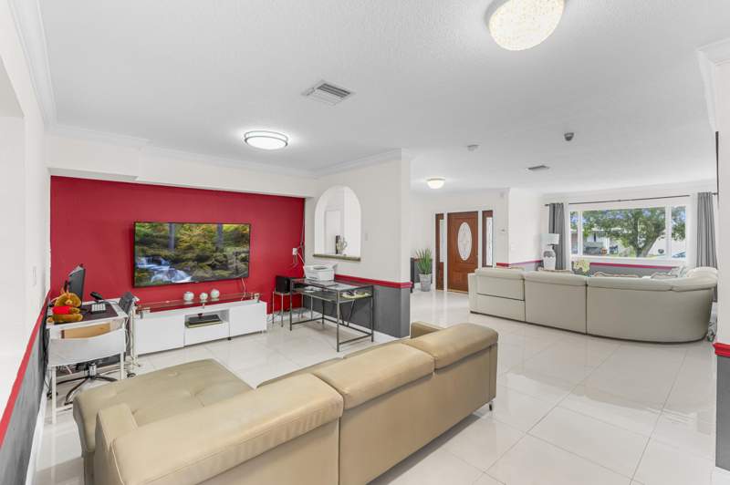 3 bedroom Single Family Residence at 321 N 72nd Terrace, Boulevard Heights Sec 1, Hollywood — photo 5