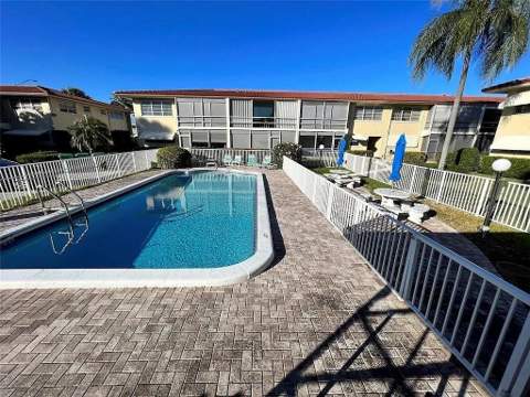 2202 NE 36th Street #15, Lighthouse Point FL - photo 17 of 23