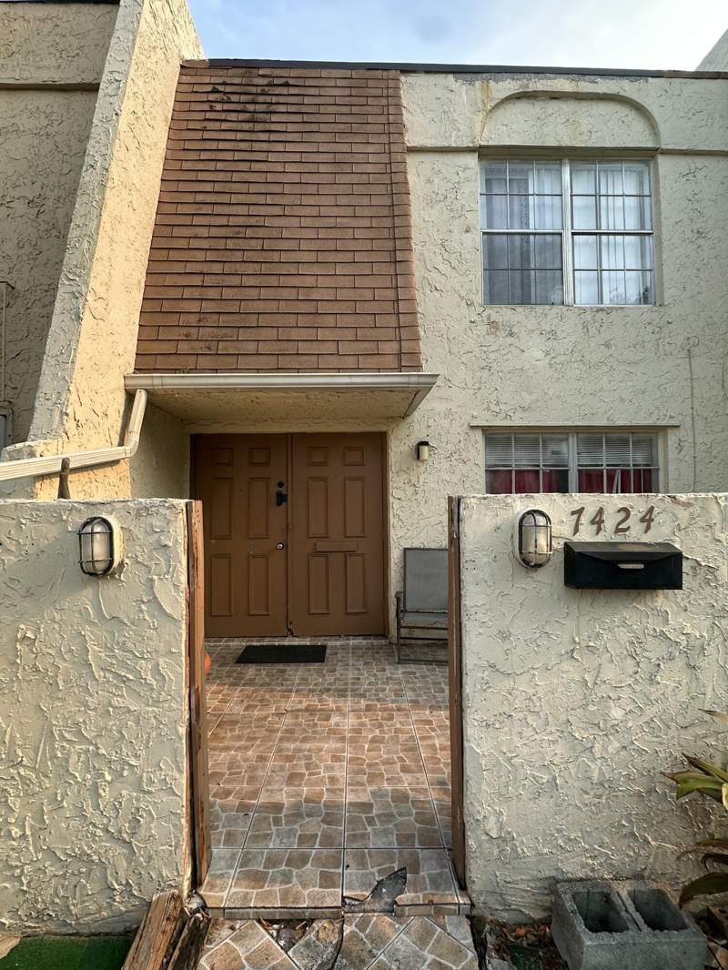 3 bedroom Townhouse at 7424 NW 75th Street, Greenbrier Development Add 1, Tamarac — photo 4