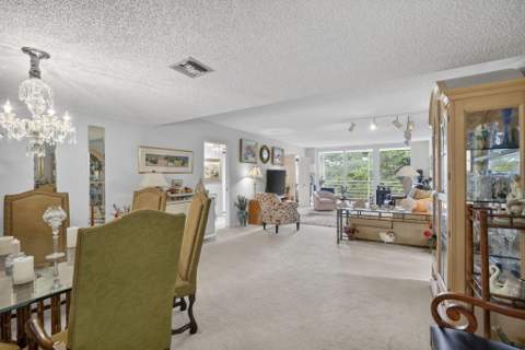 3900 Oaks Clubhouse Drive #410, Pompano Beach FL - photo 6 of 43