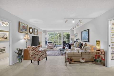 3900 Oaks Clubhouse Drive #410, Pompano Beach FL - photo 8 of 43