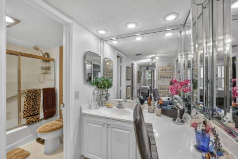 3900 Oaks Clubhouse Drive #410, Pompano Beach FL - photo 23 of 43