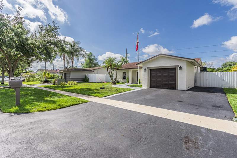 3 bedroom Single Family Residence at 16942 SW 5th Way, BONAVENTURE LAKES ADD 2, Weston — photo 1