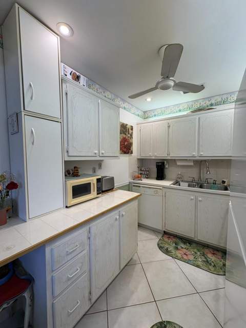 175 Bedford #G, West Palm Beach FL - photo 10 of 32