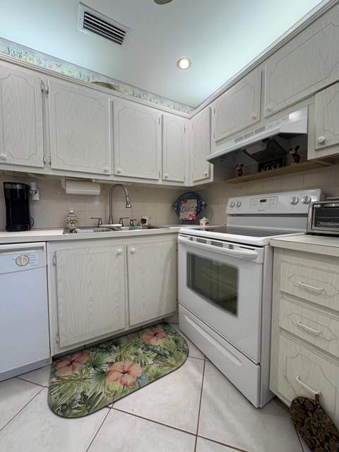 175 Bedford #G, West Palm Beach FL - photo 11 of 32