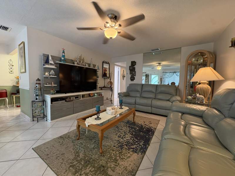 2 bedroom Condominium at 175 Bedford #G, Bedford Condo, West Palm Beach — photo 2