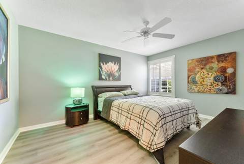 8210 Saint Johns Court, Wellington FL - photo 16 of 27