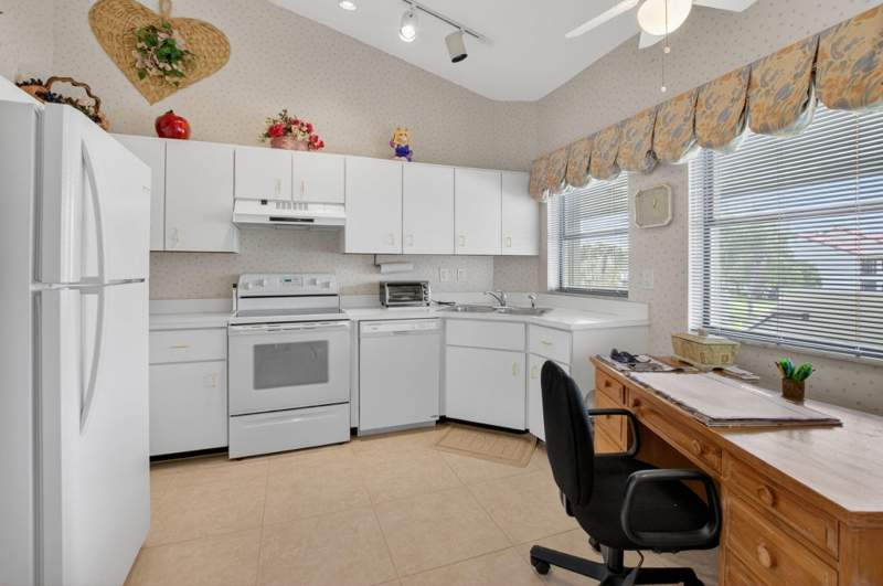 2 bedroom Condominium at 5907 Parkwalk Drive, Coves At Parkwalk Condo, Boynton Beach — photo 4